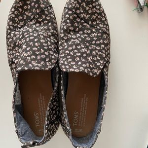 Toms Slip on canvas Loafers daisy